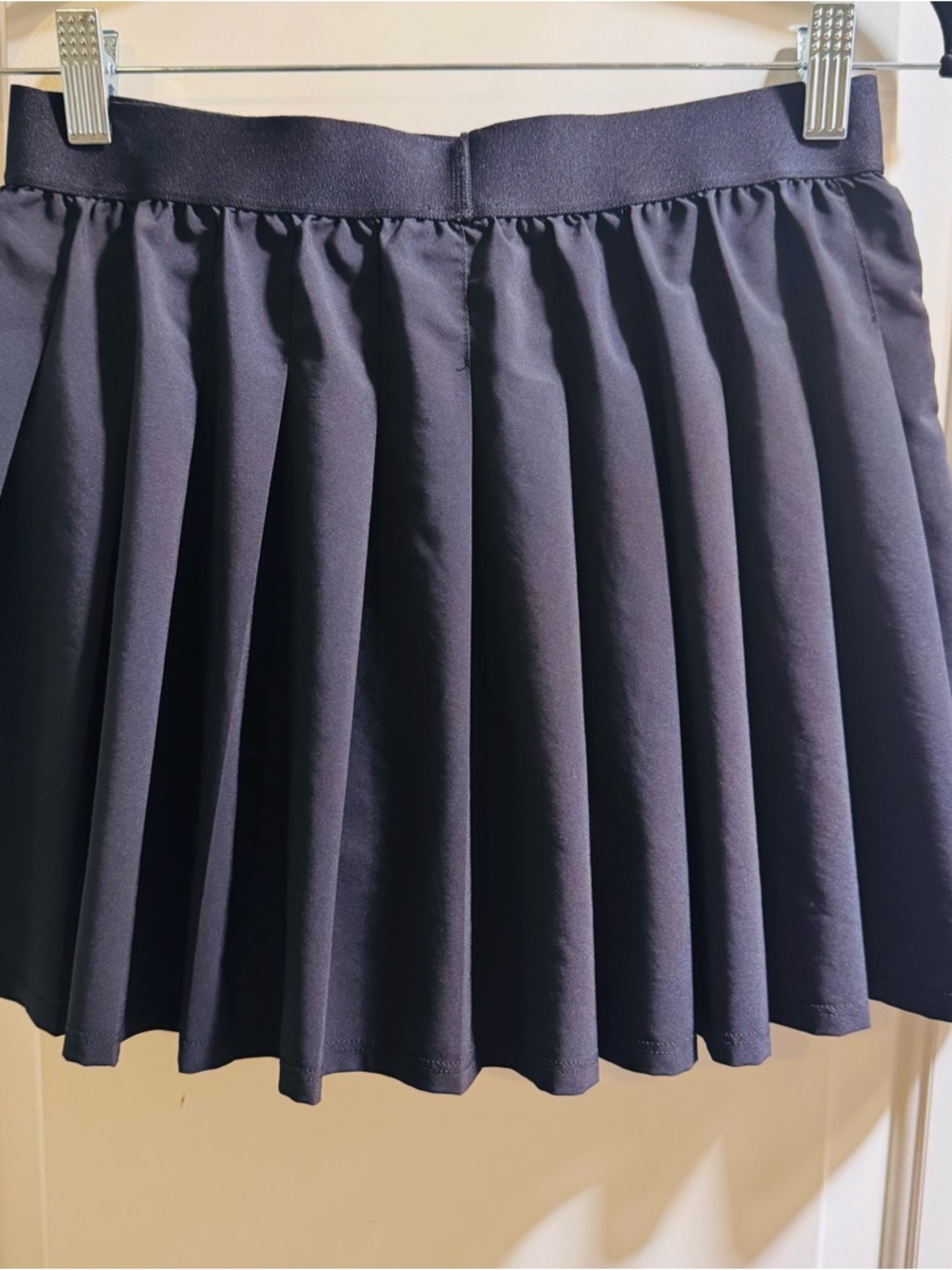 ALO Yoga Black Pleated Tennis Skirt - Picture 5 of 7
